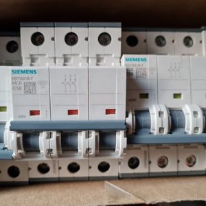 1  SIEMENS 3P  C 16A  5SY6316-7  DISJONCTEUR   Neuf