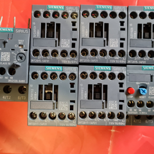 LOT Contacteur SIEMENS 110V , 3x  3RT2015 , 2x 3RT2017 , 2 RELAIS THERMIQUE